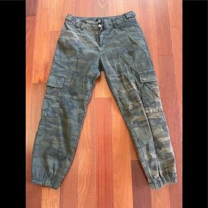 Fatigue cropped cargo pants
